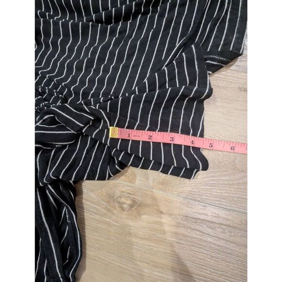 Sz 2 Torrid Super Soft Pinstripe Romper - Picture 6 of 6